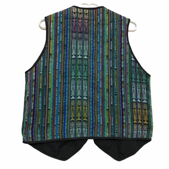 Women’s Xela Exchange vest with embroidered design - Picture 2 of 6